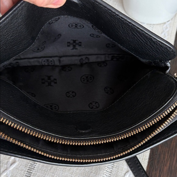 Tory Burch Ivy Black Pebbled Leather Crossbody with Gold Logo - Picture 7 of 16